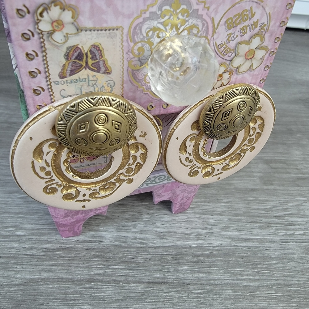 Two pairs of Vintage Clip On Earrings - Picture 10 of 12